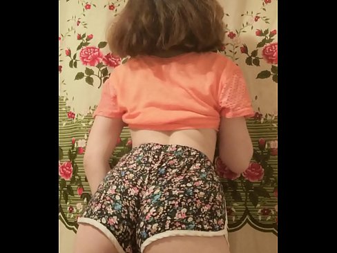 ❤️ Giovane pupa sexy fa uno striptease riprendendo i suoi pantaloncini alla telecamera ❤️❌ Pornoal it.taxiklass.ru ❌❤